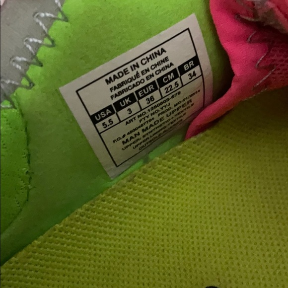 Under Armour micro g 4D foam sneaker in 5.5 - Picture 8 of 16